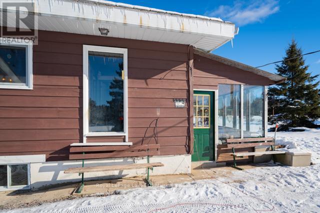 












1524 HEKKLA ROAD

,
Muskoka Lakes (Cardwell),




Ontario
P0C1J0

