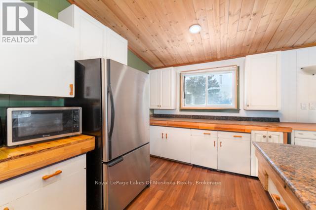 












1524 HEKKLA ROAD

,
Muskoka Lakes (Cardwell),




Ontario
P0C1J0


