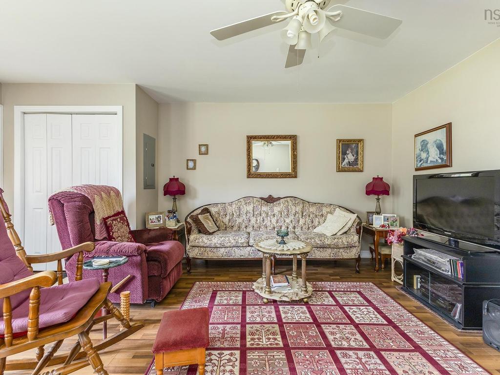 












494 Pictou Road

,
Valley,




NS
B2N 2V1

