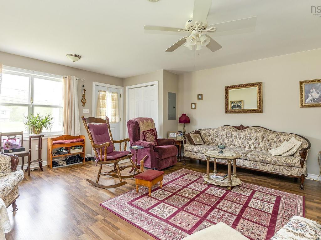 












494 Pictou Road

,
Valley,




NS
B2N 2V1

