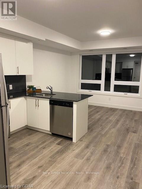 












503 - 26 LOWES ROAD

,
Guelph (Clairfields/Hanlon Business Park),




Ontario
N1G4X2

