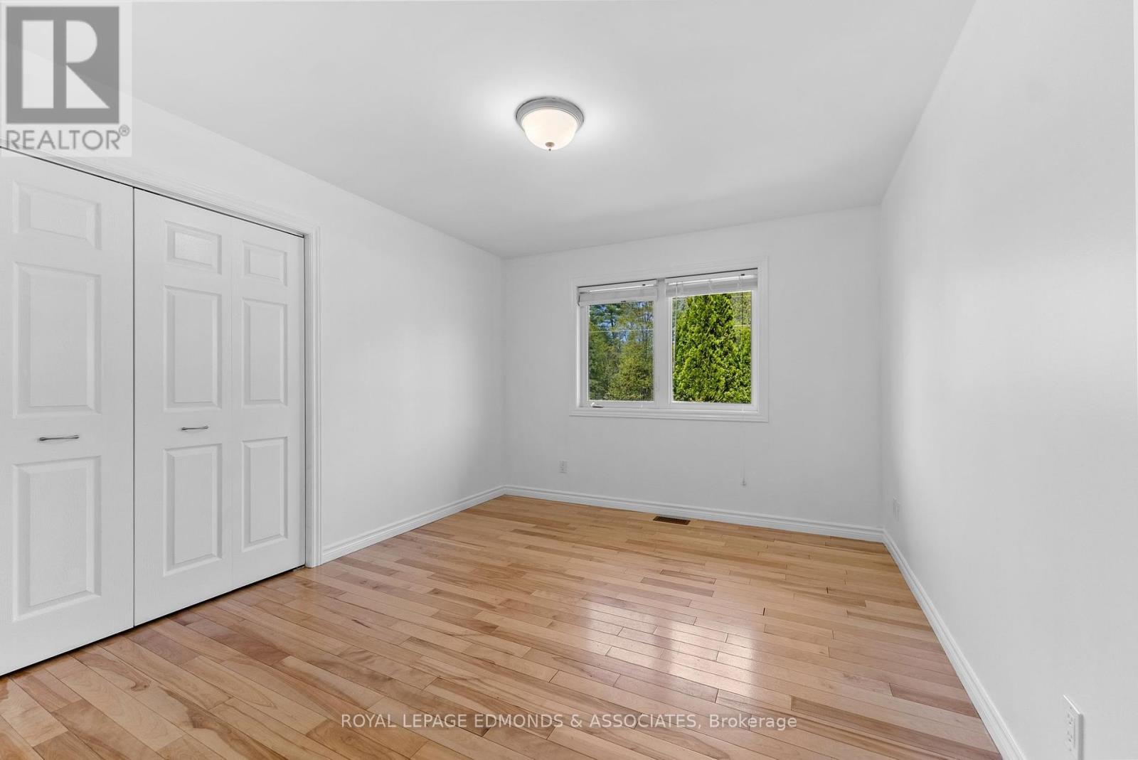 












40 BLUE DANUBE WAY

,
Laurentian Valley,




Ontario
K8A6W2

