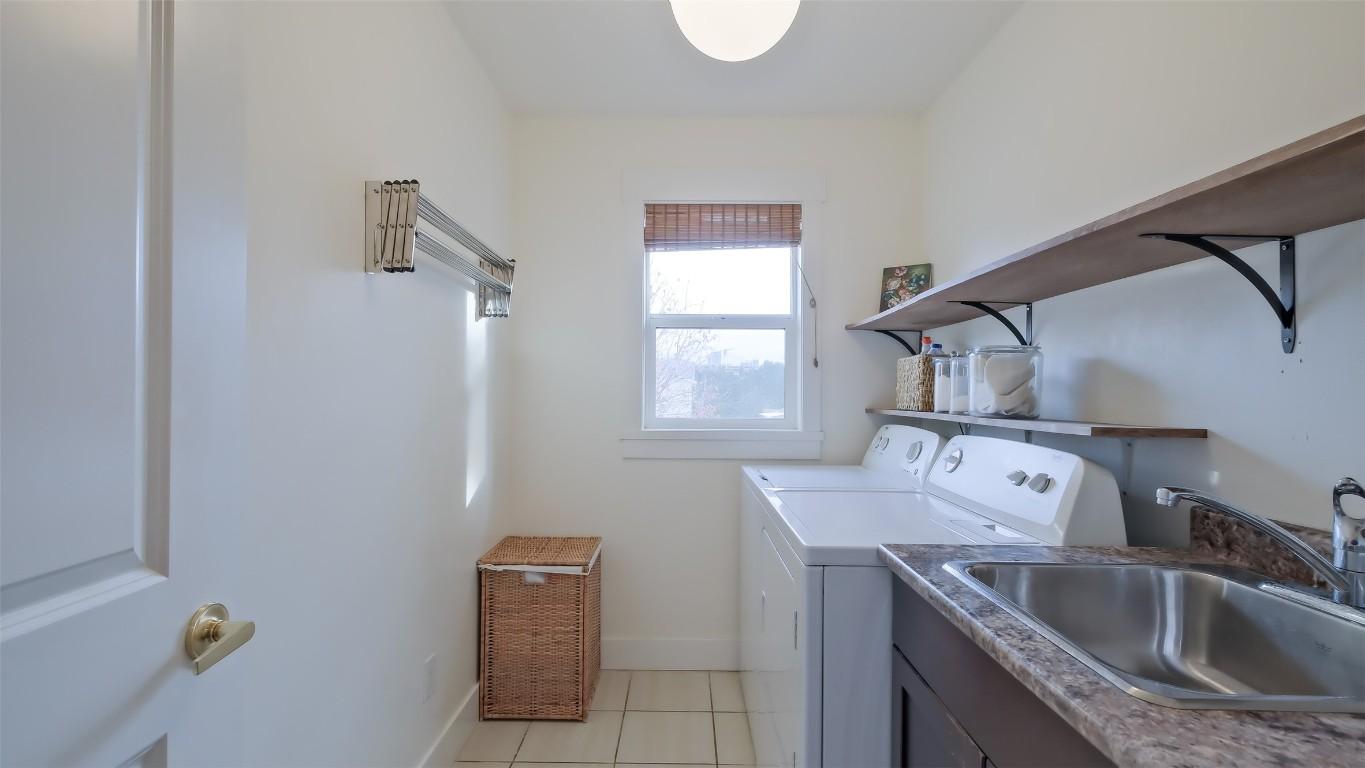 









1818


Bowes

Street,
Kelowna,




BC
V1Y 0B3

