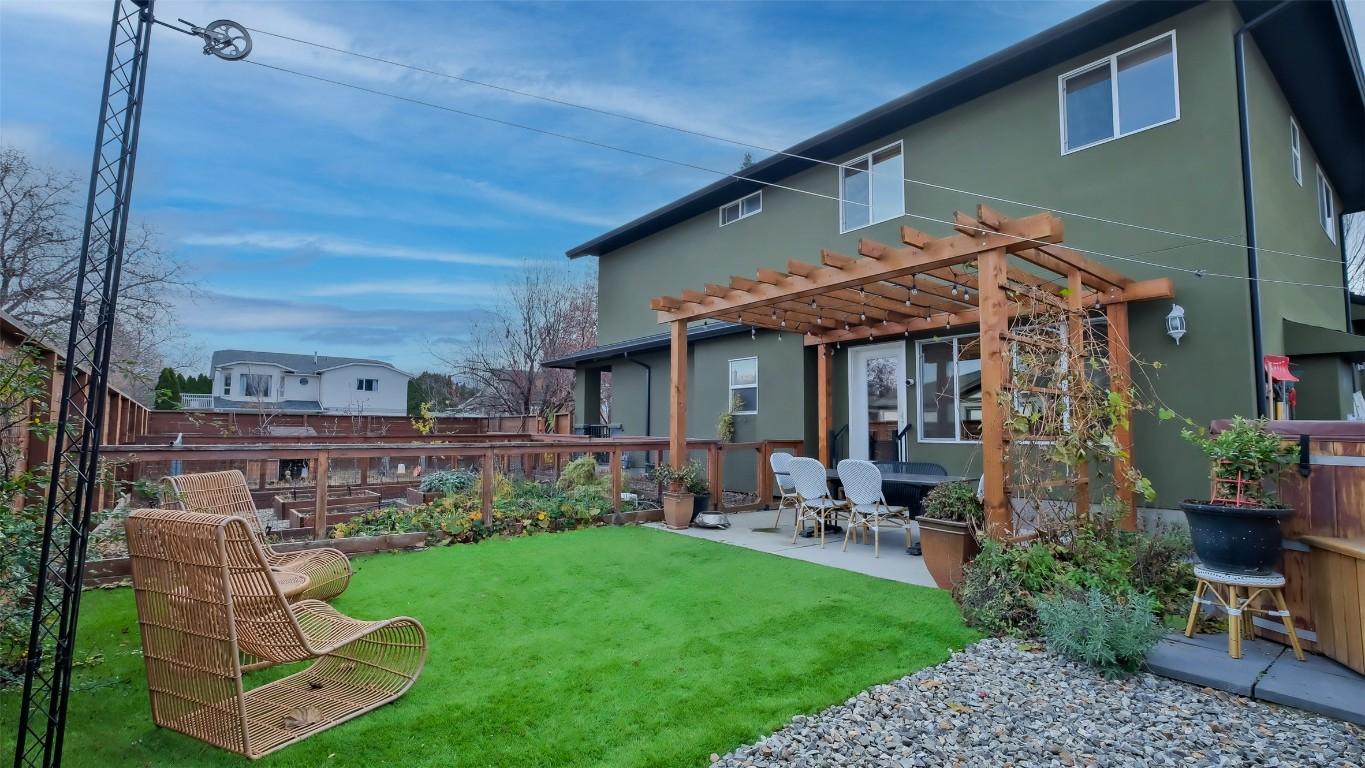 









1818


Bowes

Street,
Kelowna,




BC
V1Y 0B3

