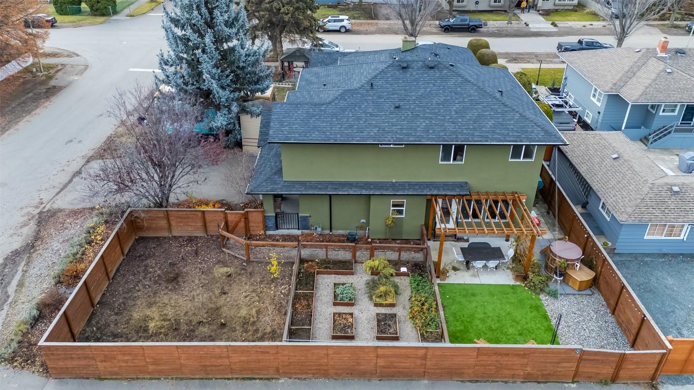 









1818


Bowes

Street,
Kelowna,




BC
V1Y 0B3

