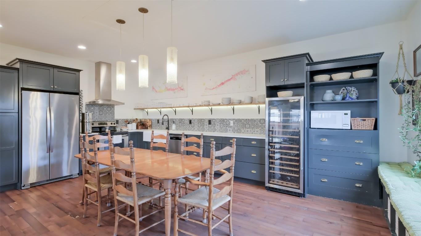 









1818


Bowes

Street,
Kelowna,




BC
V1Y 0B3

