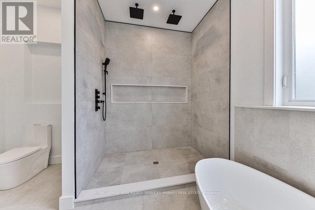 












62 MELROSE DRIVE

,
Niagara-on-the-Lake,




Ontario
L0S1J0

