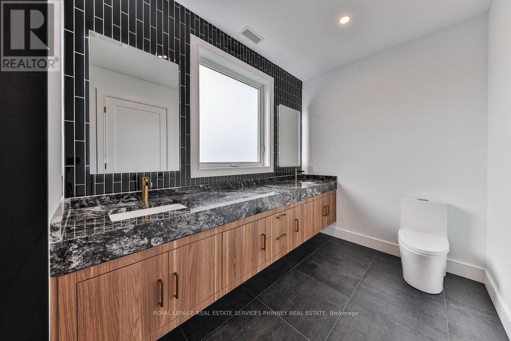 












62 MELROSE DRIVE

,
Niagara-on-the-Lake,




Ontario
L0S1J0

