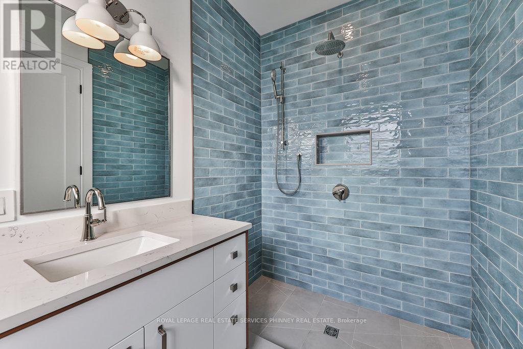 












62 MELROSE DRIVE

,
Niagara-on-the-Lake,




Ontario
L0S1J0

