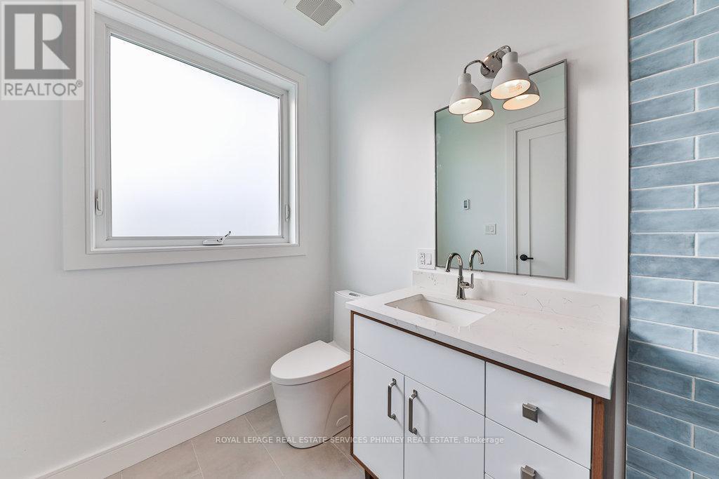 












62 MELROSE DRIVE

,
Niagara-on-the-Lake,




Ontario
L0S1J0

