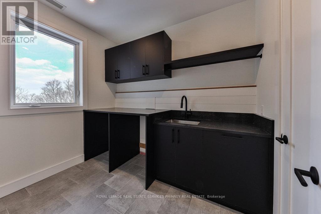 












62 MELROSE DRIVE

,
Niagara-on-the-Lake,




Ontario
L0S1J0

