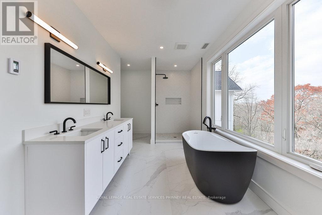 












62 MELROSE DRIVE

,
Niagara-on-the-Lake,




Ontario
L0S1J0

