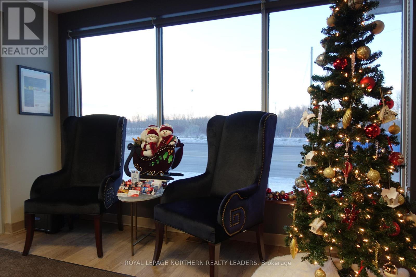 












650-654 RIVERSIDE DRIVE N

,
Timmins (MTJ - Main Area),




Ontario
P4N2G4

