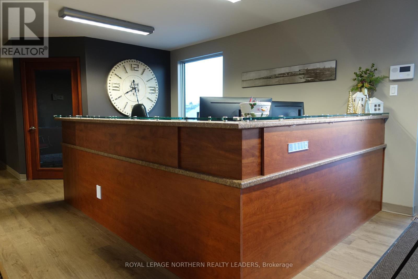 












650-654 RIVERSIDE DRIVE N

,
Timmins (MTJ - Main Area),




Ontario
P4N2G4

