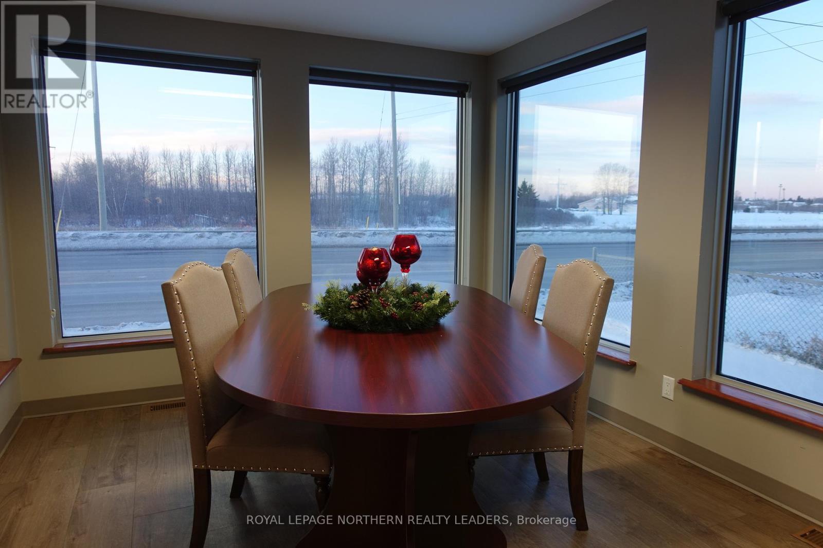 












650-654 RIVERSIDE DRIVE N

,
Timmins (MTJ - Main Area),




Ontario
P4N2G4

