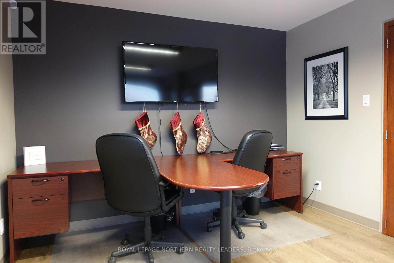 












650-654 RIVERSIDE DRIVE N

,
Timmins (MTJ - Main Area),




Ontario
P4N2G4

