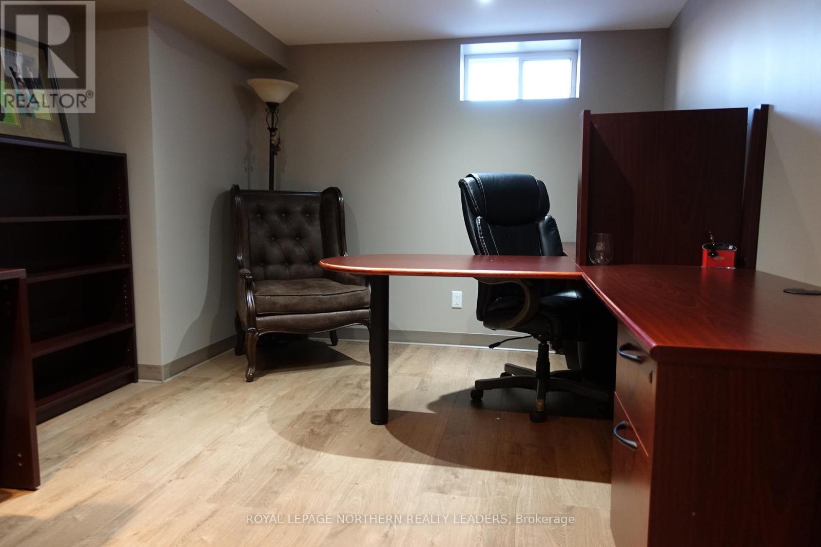 












650-654 RIVERSIDE DRIVE N

,
Timmins (MTJ - Main Area),




Ontario
P4N2G4


