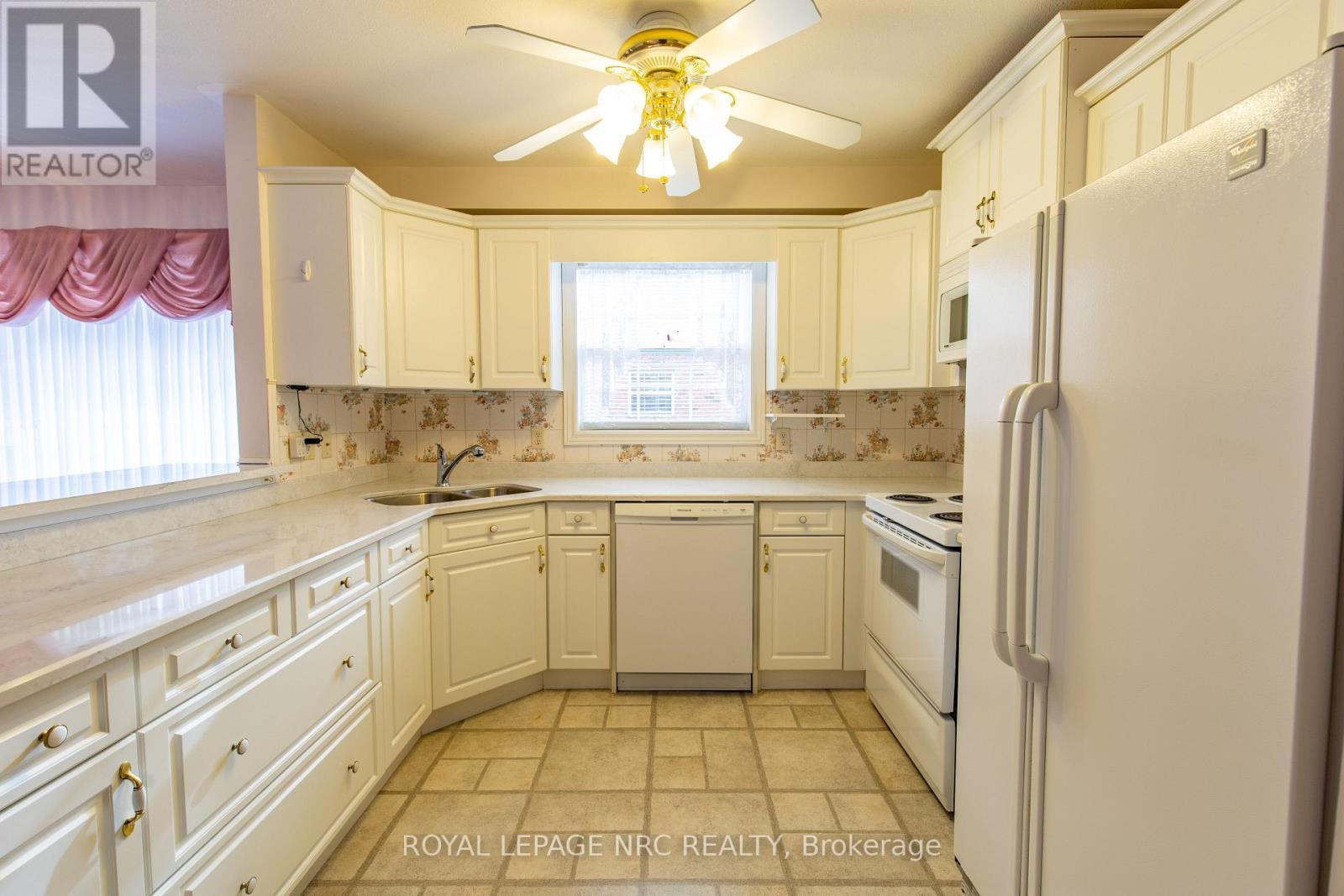 












23 PORTAL DRIVE

,
Port Colborne (Sugarloaf),




Ontario
L3K6G2

