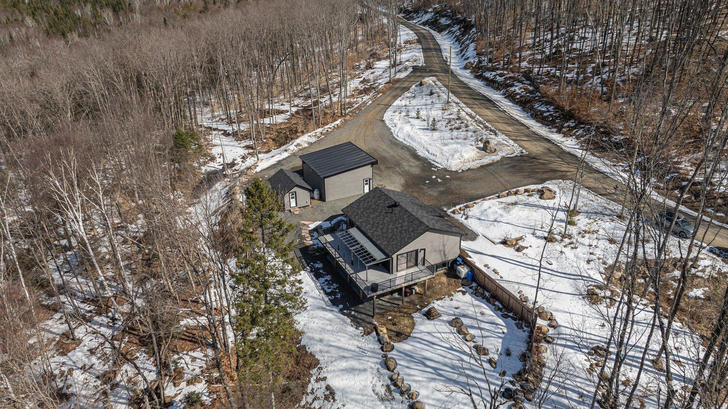 









135


Allée du Wigwam

,
Mont-Tremblant,




QC
J8E0R9

