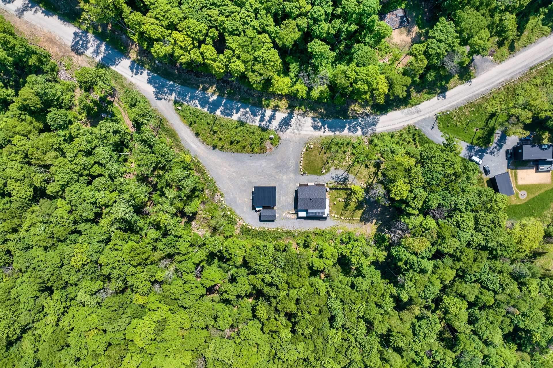 









135


Allée du Wigwam

,
Mont-Tremblant,




QC
J8E0R9


