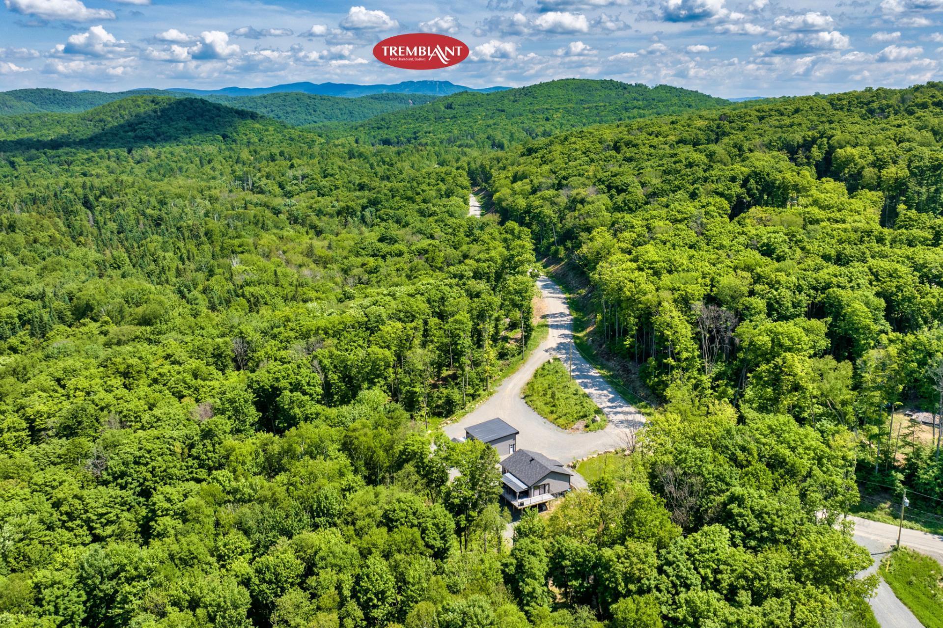 









135


Allée du Wigwam

,
Mont-Tremblant,




QC
J8E0R9

