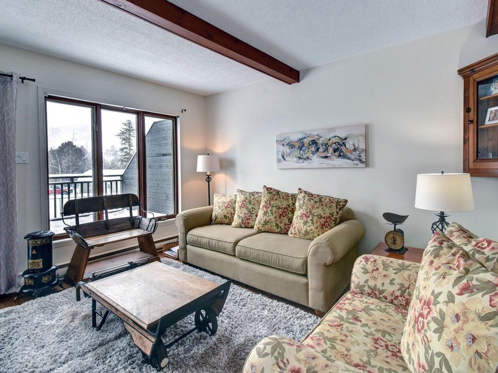









142


Rue Pinoteau

, 1,
Mont-Tremblant,




QC
J8E3M3

