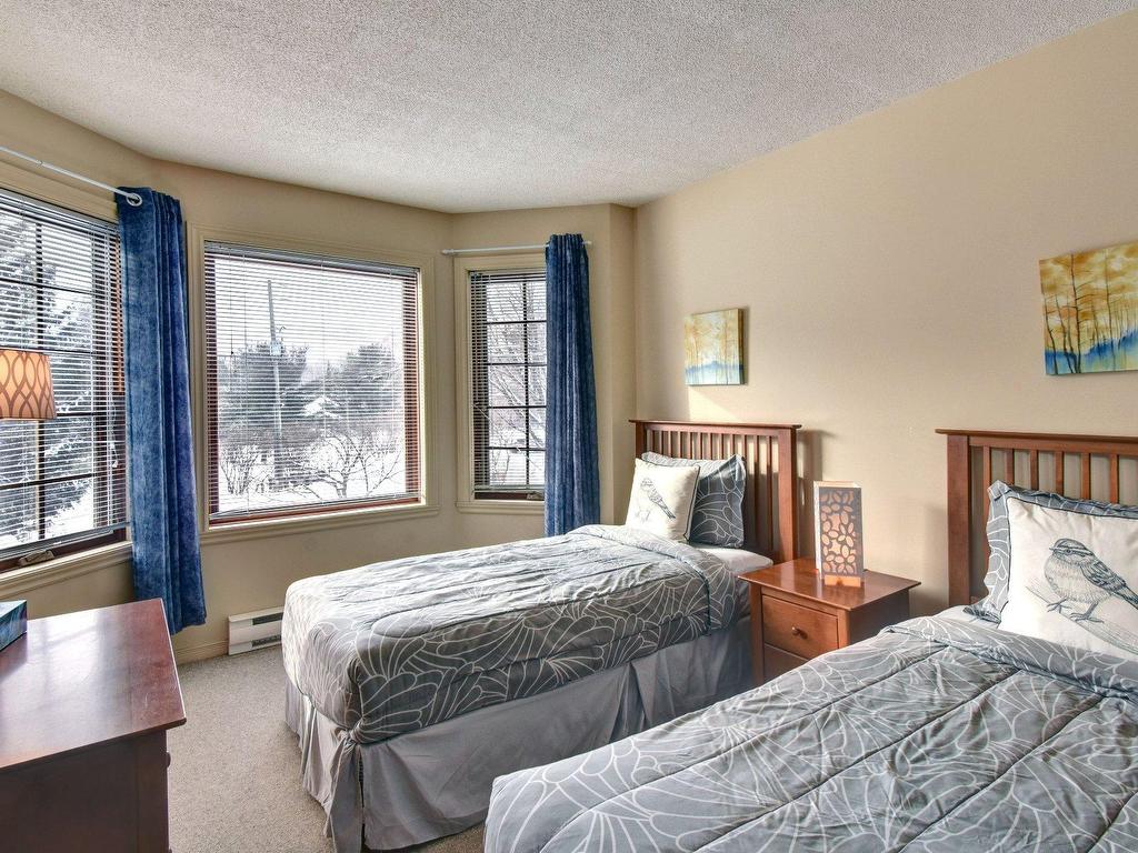 









142


Rue Pinoteau

, 1,
Mont-Tremblant,




QC
J8E3M3

