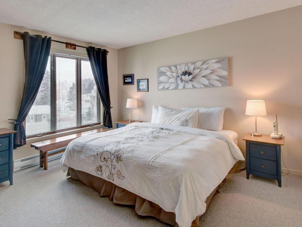









142


Rue Pinoteau

, 1,
Mont-Tremblant,




QC
J8E3M3


