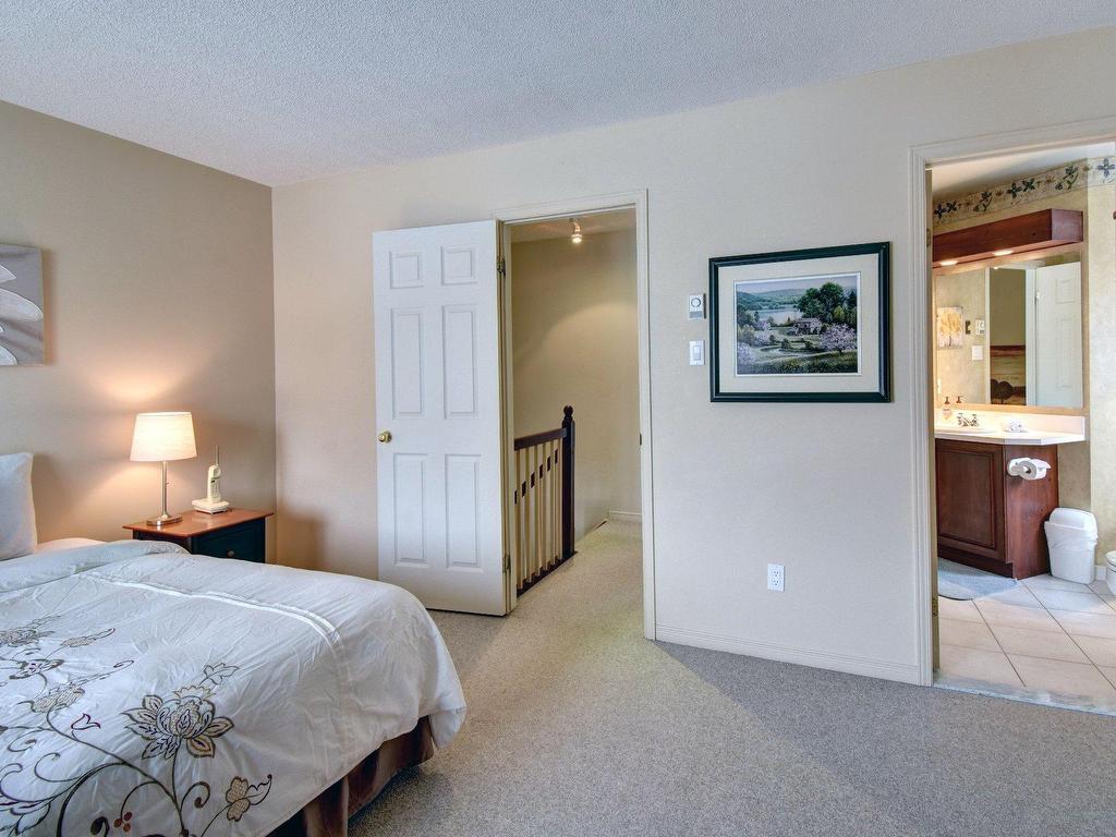 









142


Rue Pinoteau

, 1,
Mont-Tremblant,




QC
J8E3M3

