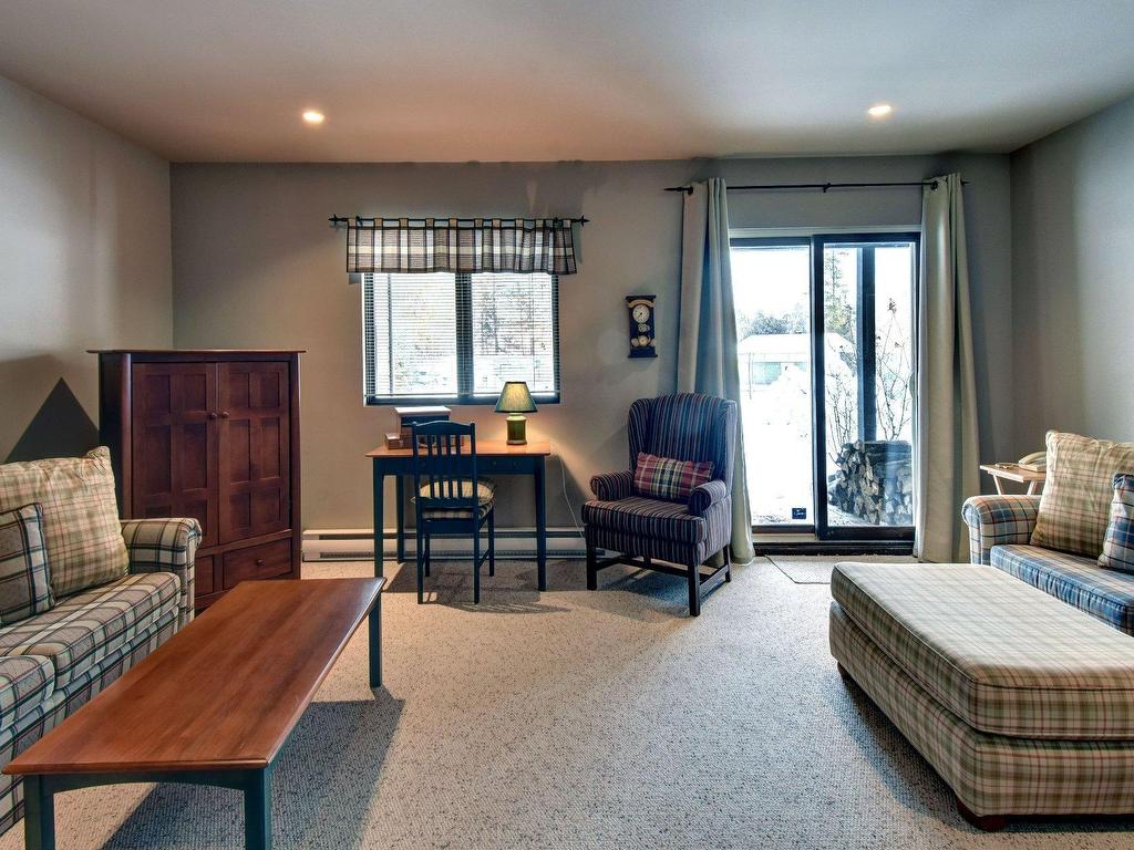 









142


Rue Pinoteau

, 1,
Mont-Tremblant,




QC
J8E3M3

