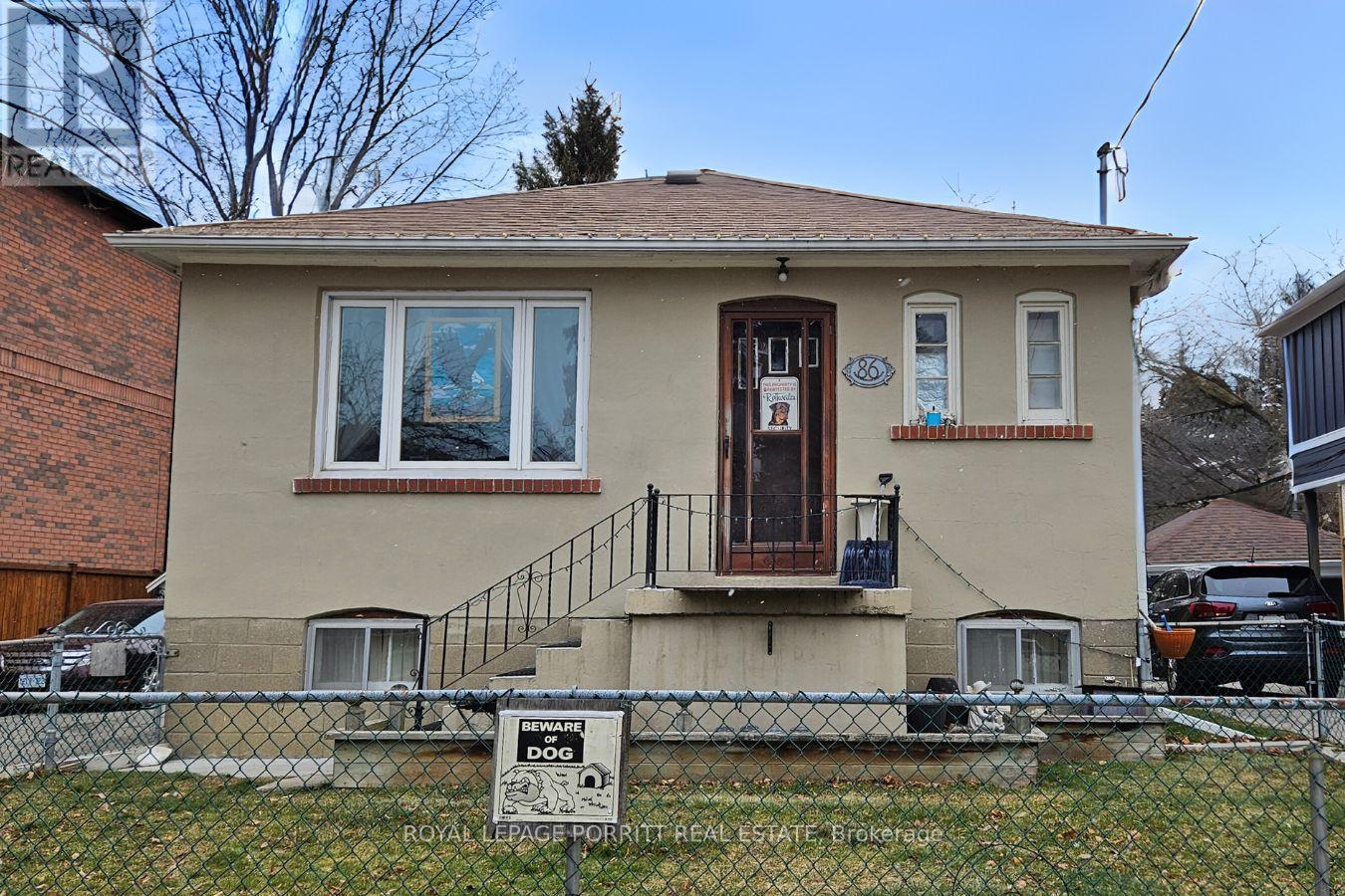 












86 LABURNHAM AVENUE

,
Toronto,




Ontario
M8W1S8

