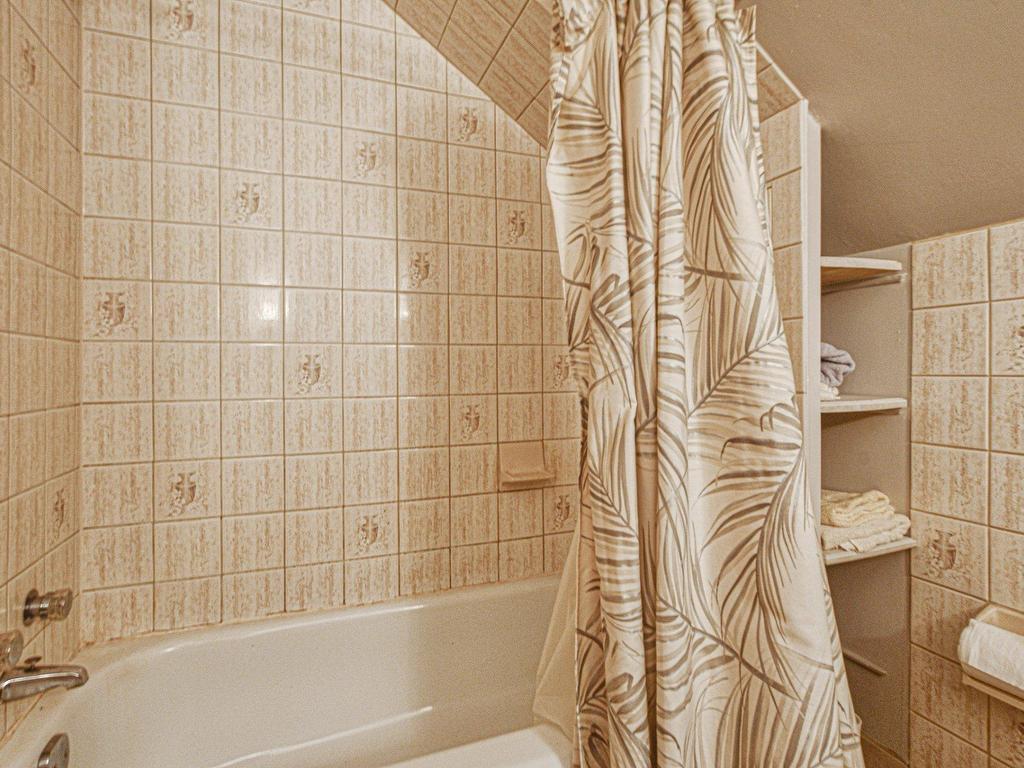 









1159


Ch. Notre-Dame

,
Sainte-Adèle,




QC
J8B1S4

