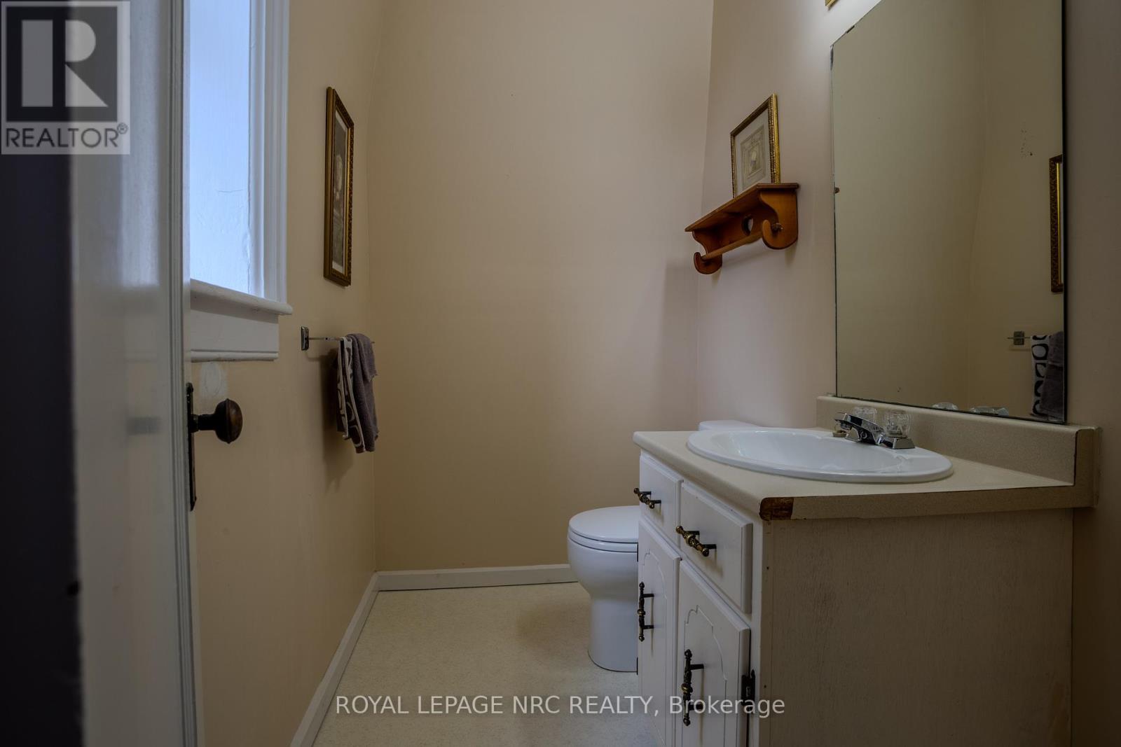 












348 RIDGE ROAD N

,
Fort Erie (Ridgeway),




Ontario
L0S1N0

