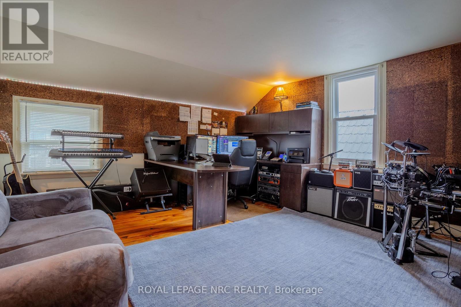 












348 RIDGE ROAD N

,
Fort Erie (Ridgeway),




Ontario
L0S1N0

