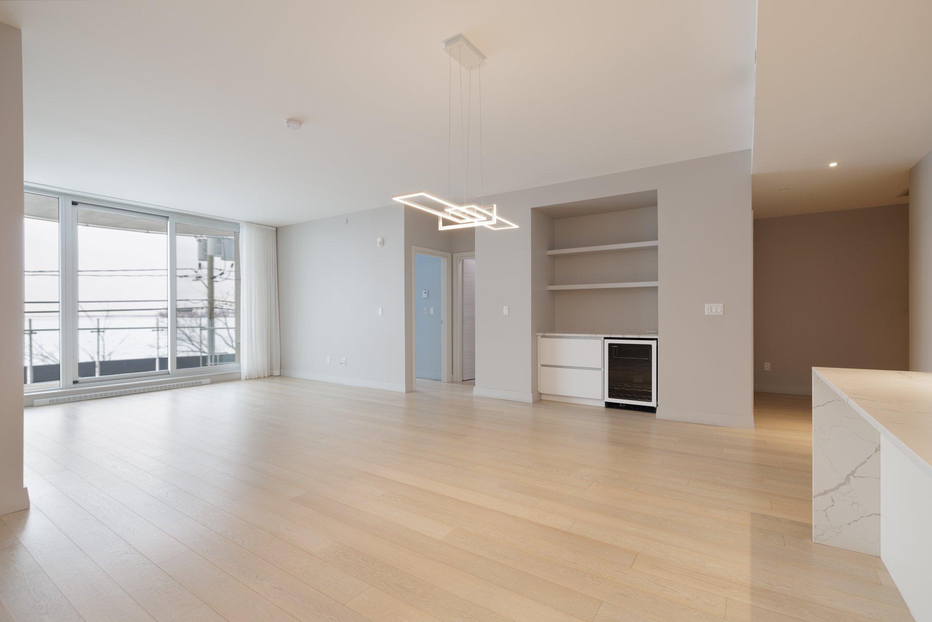 









36


Ch. du Bord-du-Lac-Lakeshore

, 205,
Pointe-Claire,




QC
H9S0B3

