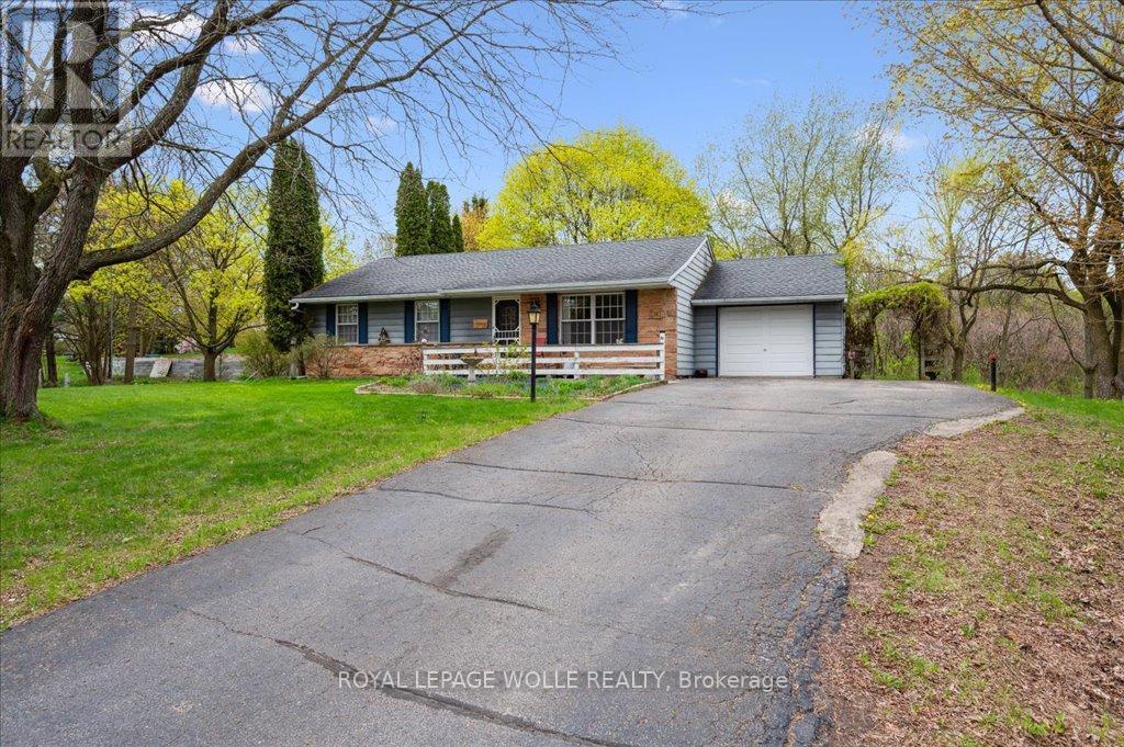 












39 BANNOCKBURN ROAD

,
Kitchener,




Ontario
N2R1M1

