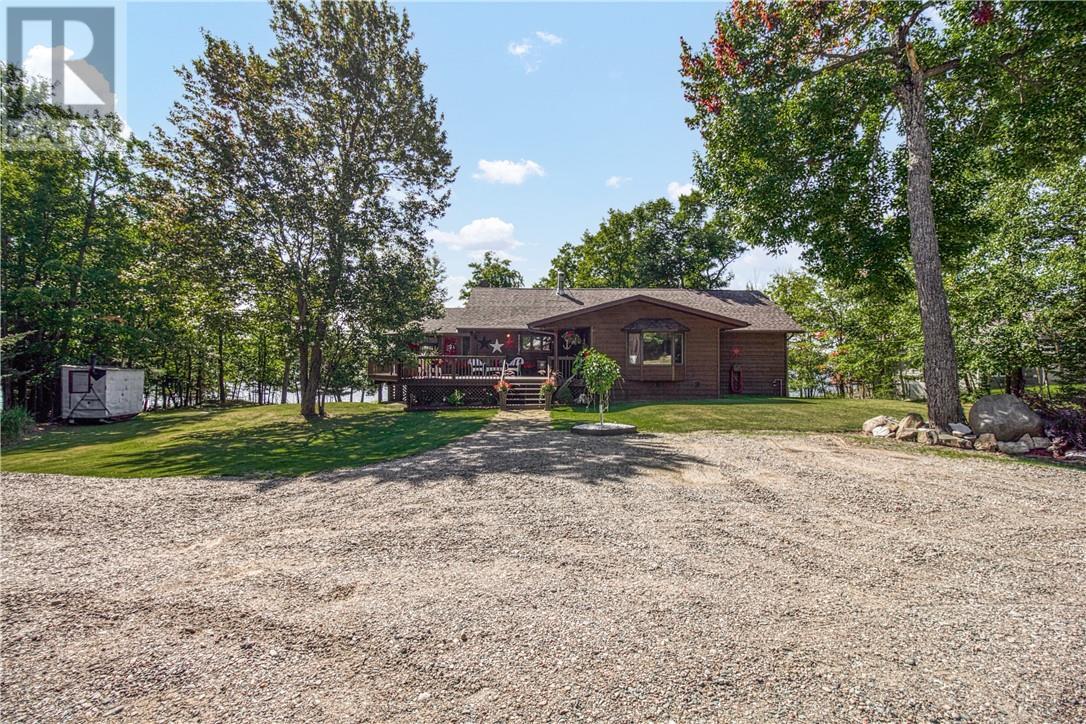 












1368 Bay of Islands Drive

,
Whitefish Falls,




Ontario
P5E0A6

