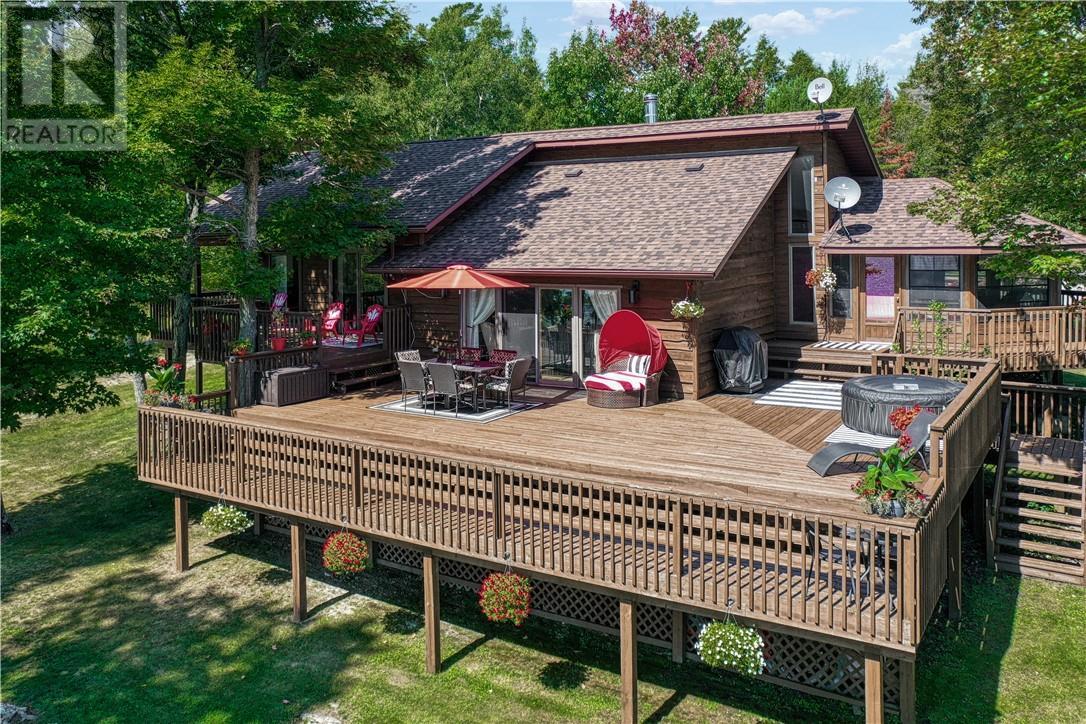 












1368 Bay of Islands Drive

,
Whitefish Falls,




Ontario
P5E0A6

