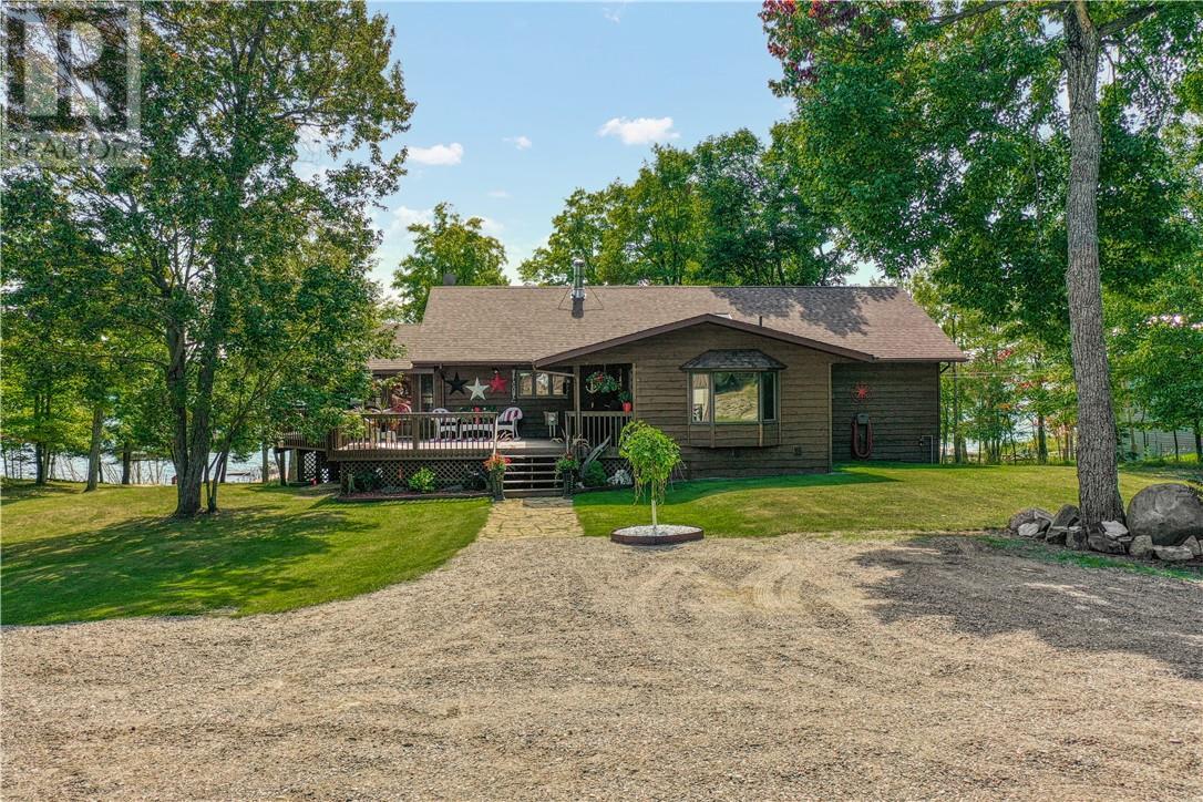 












1368 Bay of Islands Drive

,
Whitefish Falls,




Ontario
P5E0A6

