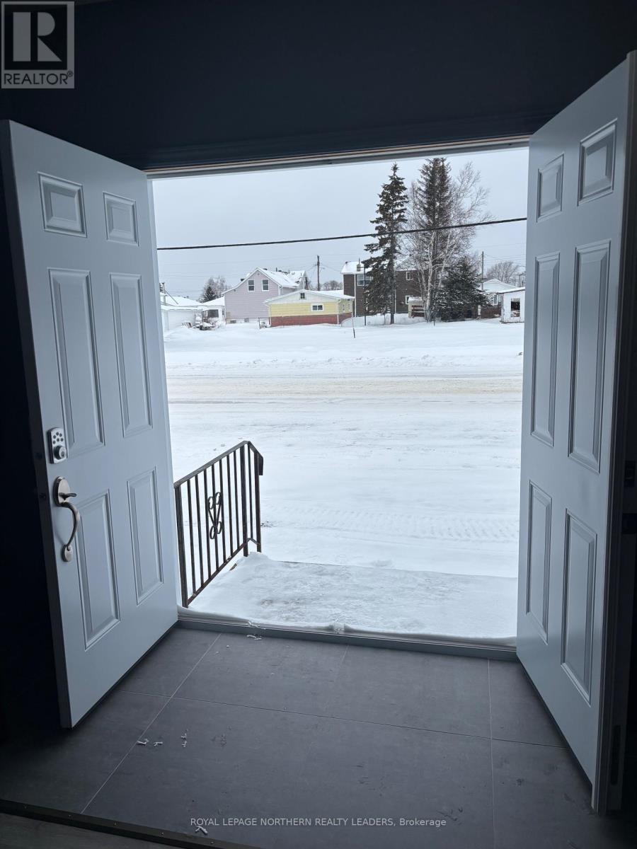 












189 MAIN STREET W

,
Smooth Rock Falls (SRF),




Ontario
P0L2B0

