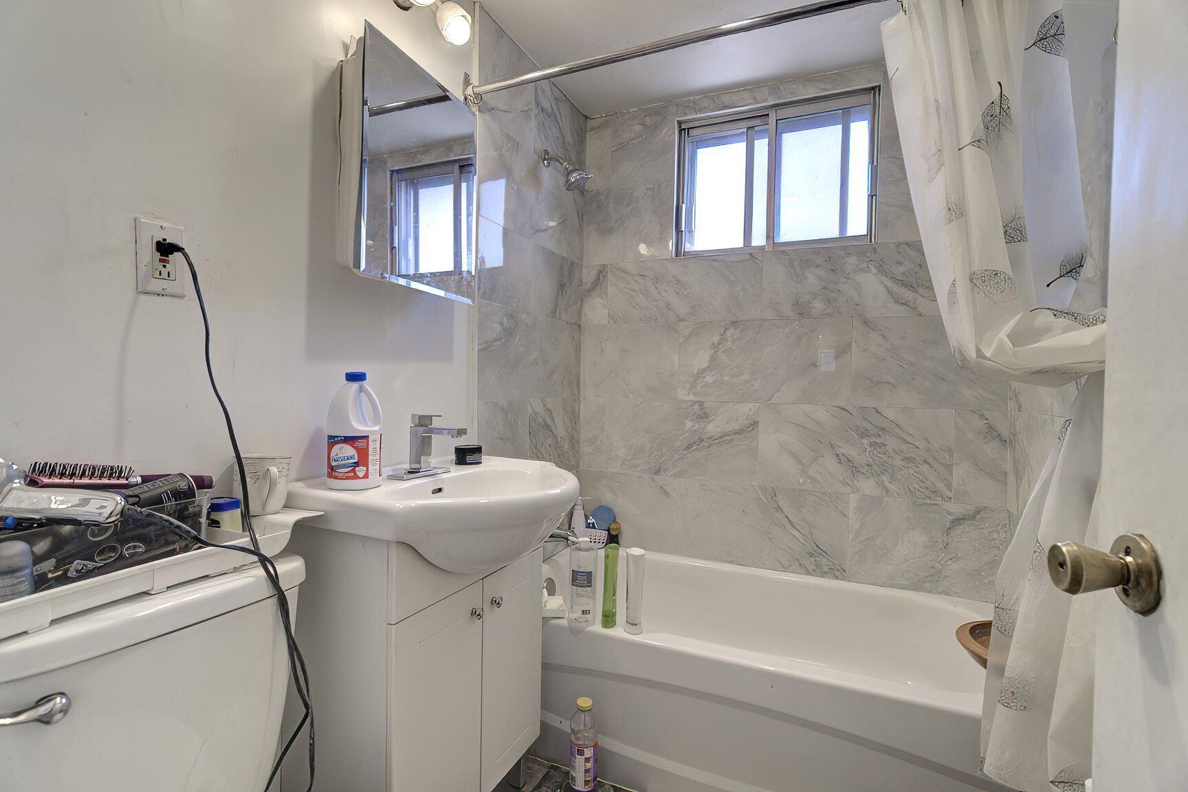 









1465

 - 1485


Rue Dudemaine

,
Montréal (Ahuntsic-Cartierville),




QC
H3M1P9

