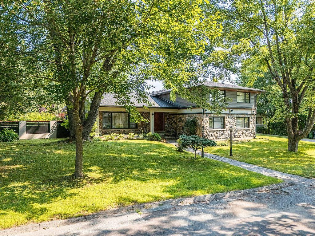 









2065

 - 2075Z


Rue du Vermont

,
Sherbrooke (Les Nations),




QC
J1J1G9

