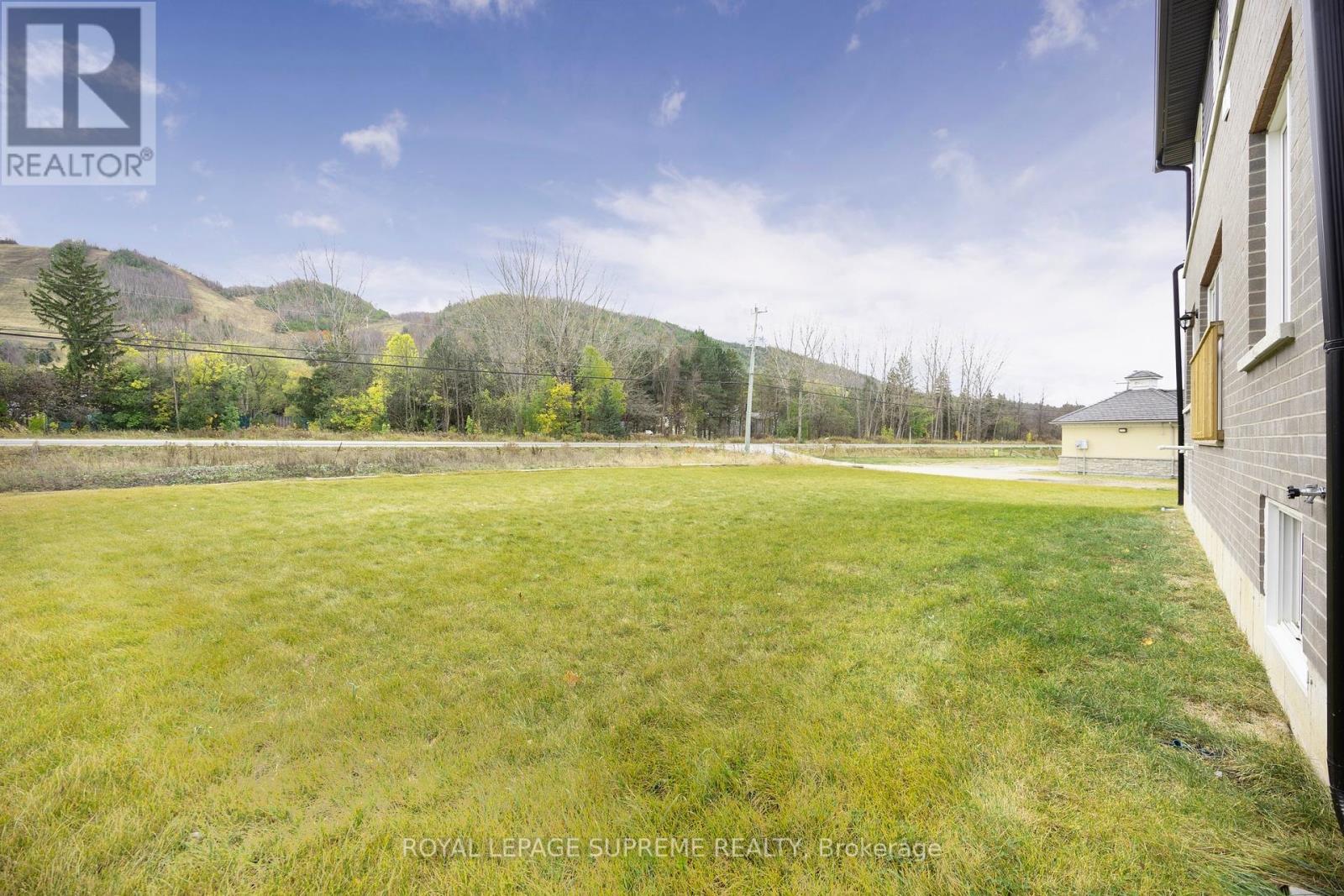 












101 SEBASTIAN STREET

,
Blue Mountains,




Ontario
N0H1J0

