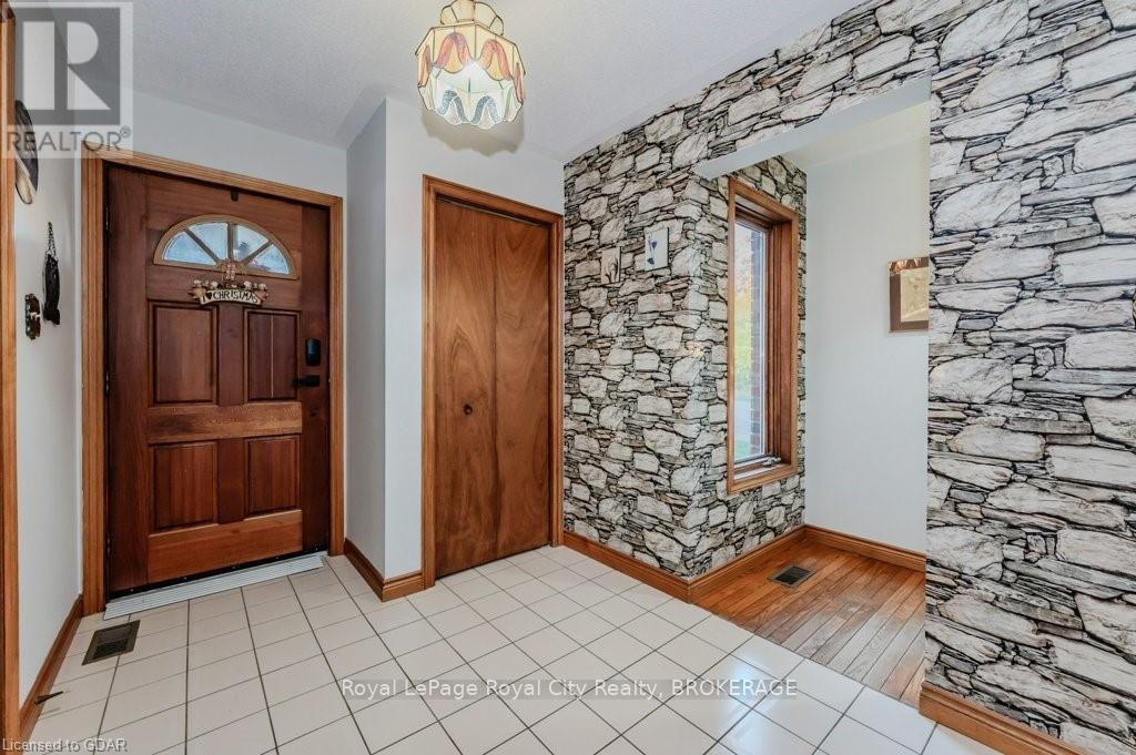 












5822 2ND LINE

,
Erin,




Ontario
L0N1N0

