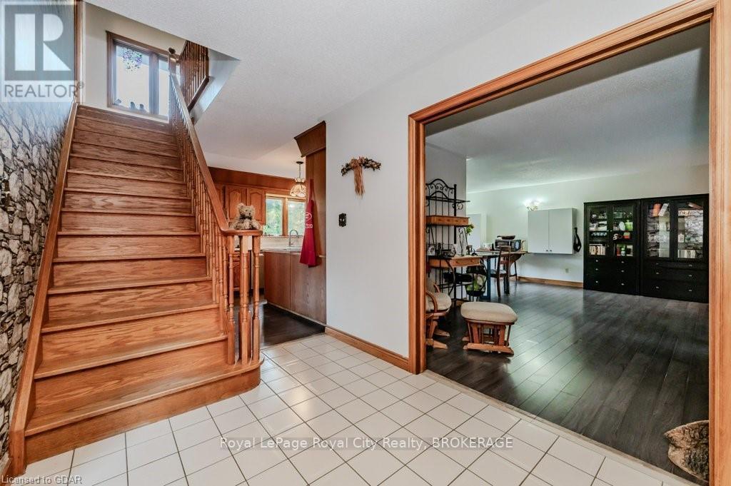 












5822 2ND LINE

,
Erin,




Ontario
L0N1N0

