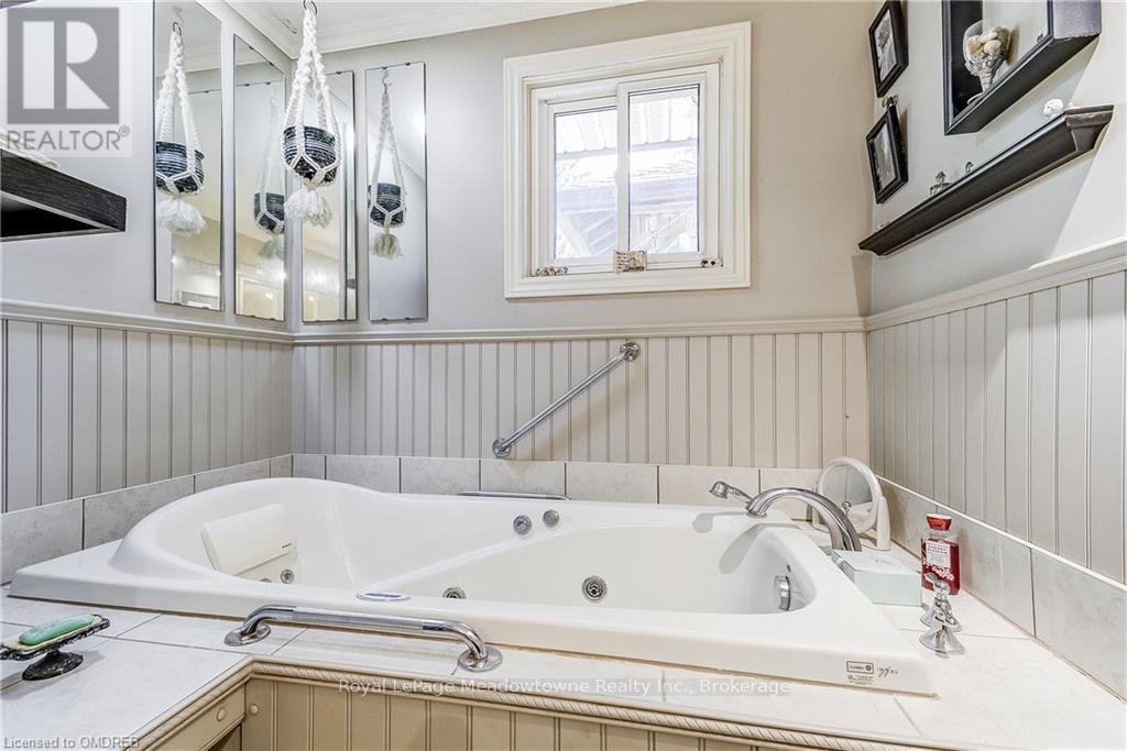 












1602 6 HIGHWAY N

,
Hamilton,




Ontario
L8N2Z7

