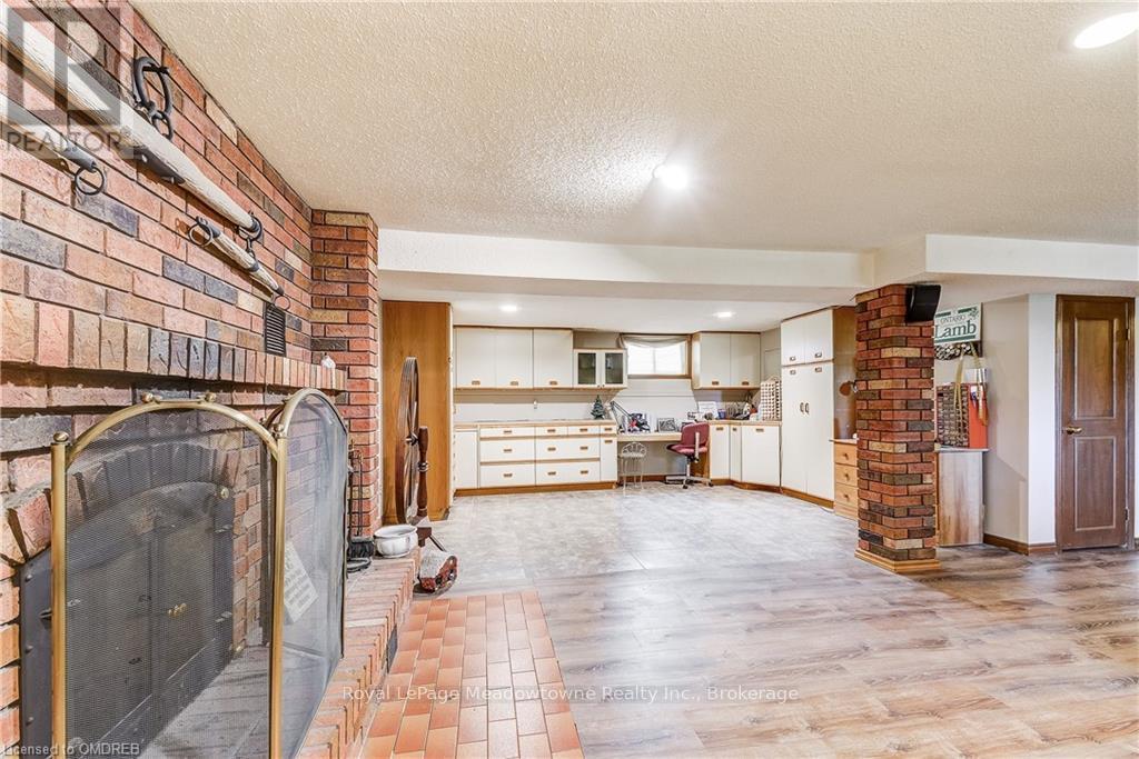 












1602 6 HIGHWAY N

,
Hamilton,




Ontario
L8N2Z7

