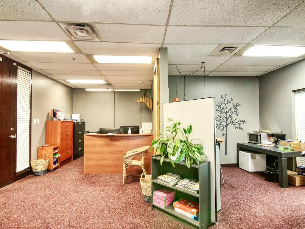 









1695


Boul. Laval

, 340,
Laval (Laval-des-Rapides),




QC
H7S2M2

