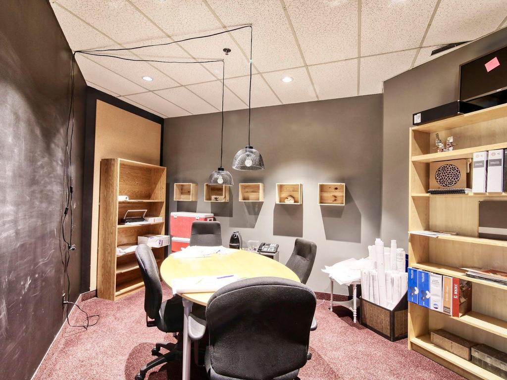 









1695


Boul. Laval

, 340,
Laval (Laval-des-Rapides),




QC
H7S2M2

