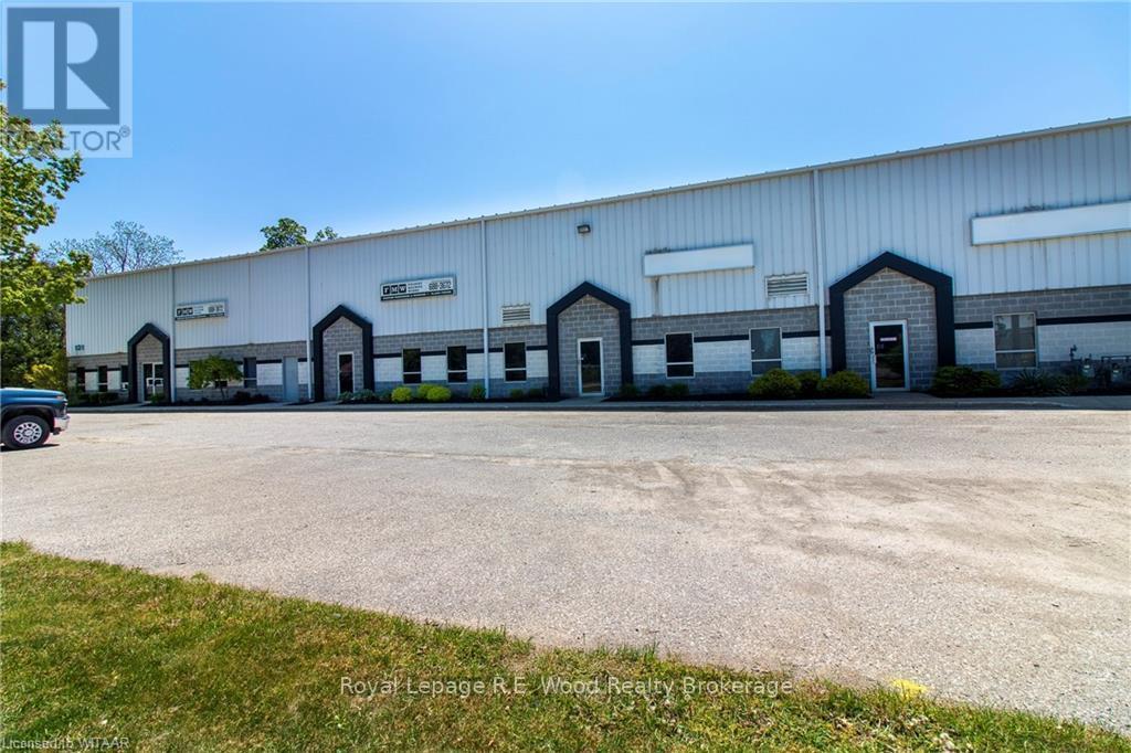 












102 SPRUCE STREET

,
Tillsonburg,




Ontario
N4G5V3


